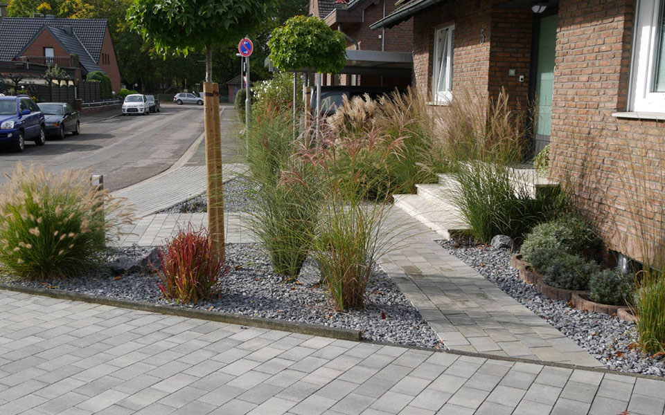 Vorgarten, Graeser, Beetgestaltung, Gartengestaltung, Gartenbau, Wesel, Gilhaus
